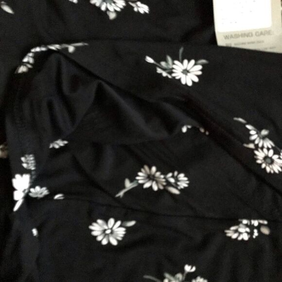 Smallshow Nursing top breast feeding black floral long sleeve New size Small - Picture 6 of 6